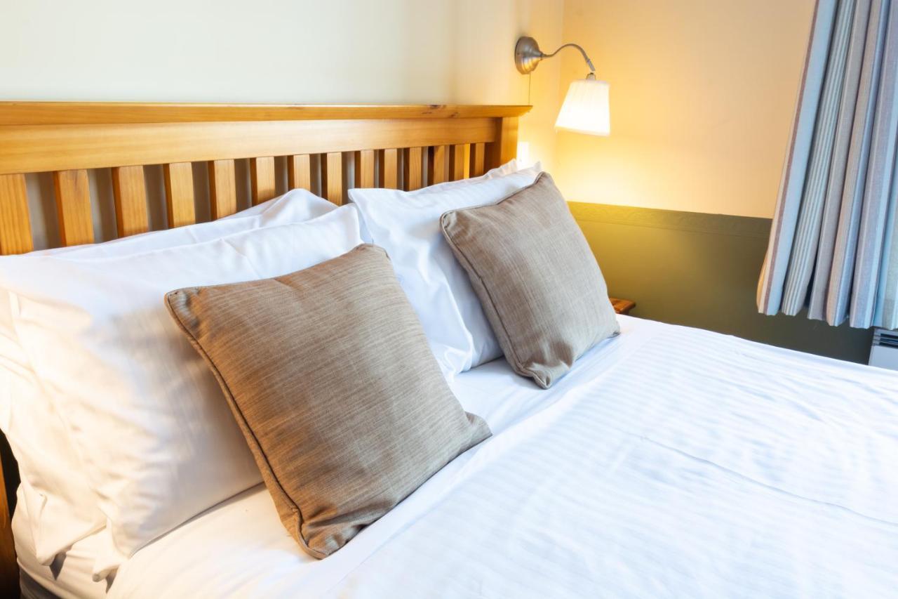The Half Moon Inn And Country Lodge Yeovil Dış mekan fotoğraf